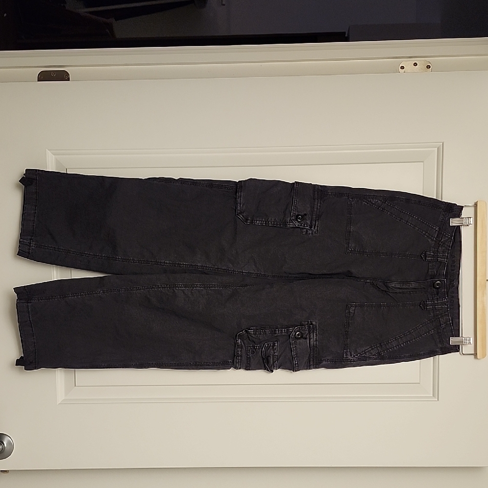 American Eagle Black Cargo Pants